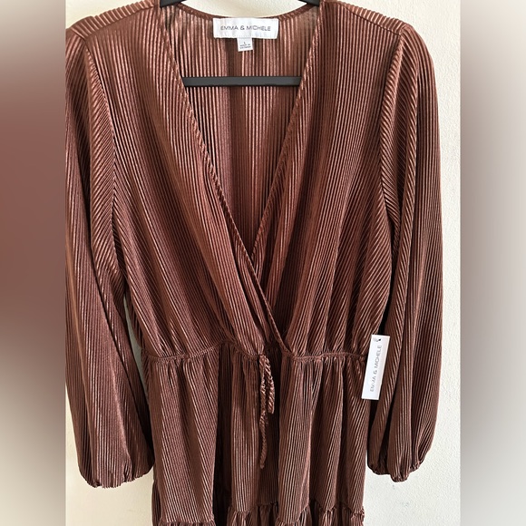 Emma & Michele Brown Long Sleeve Short Dress NWT - Picture 4 of 6